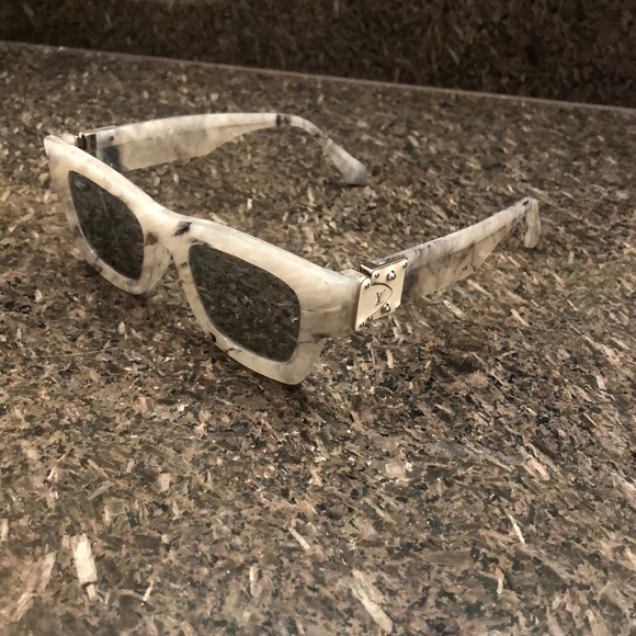 Louis Vuitton Men’s Sunglasses - Picture 1 of 4